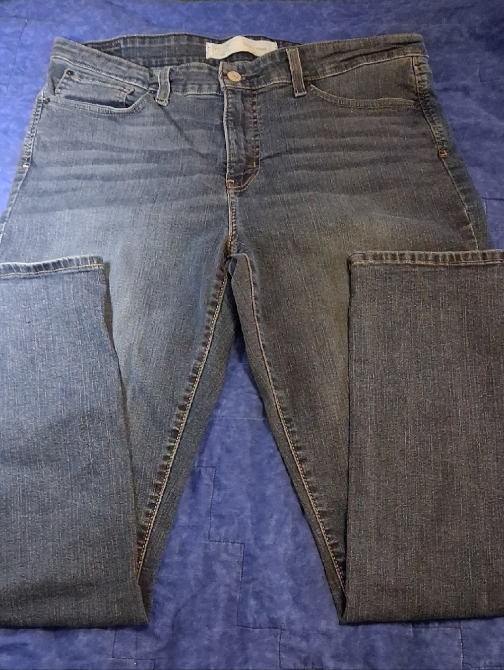 Totally Shaping Straight Leg Jeans Size 14S Blue Signature By Levi Strauss & Co.